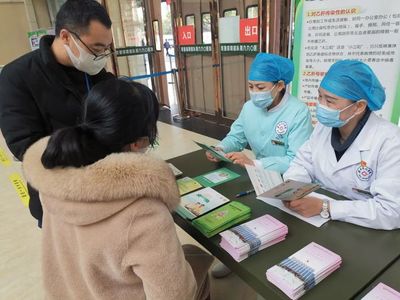 第九九〇醫(yī)院舉辦全國肝病日健康咨詢暨文化藝術交流活動